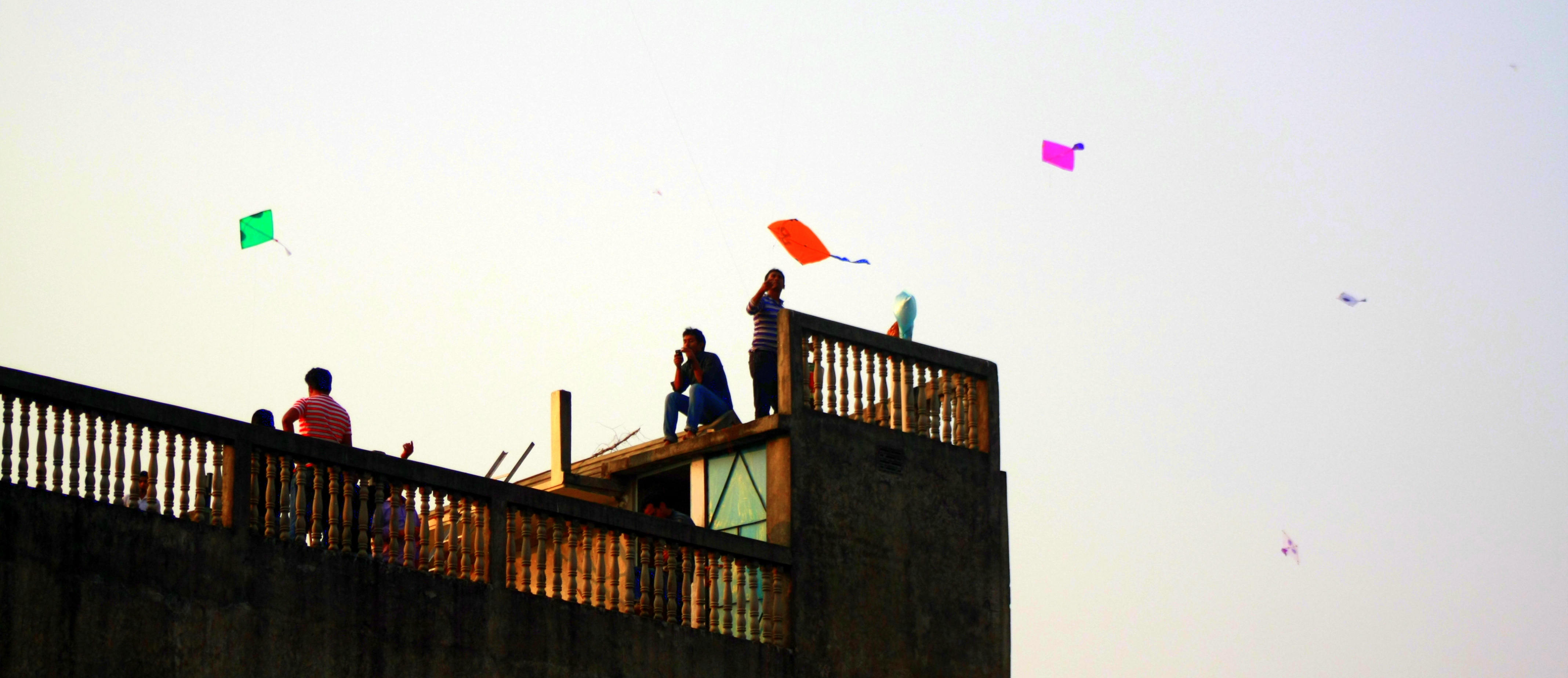 File:Kite festival at Shakrain.JPG - Wikimedia Commons