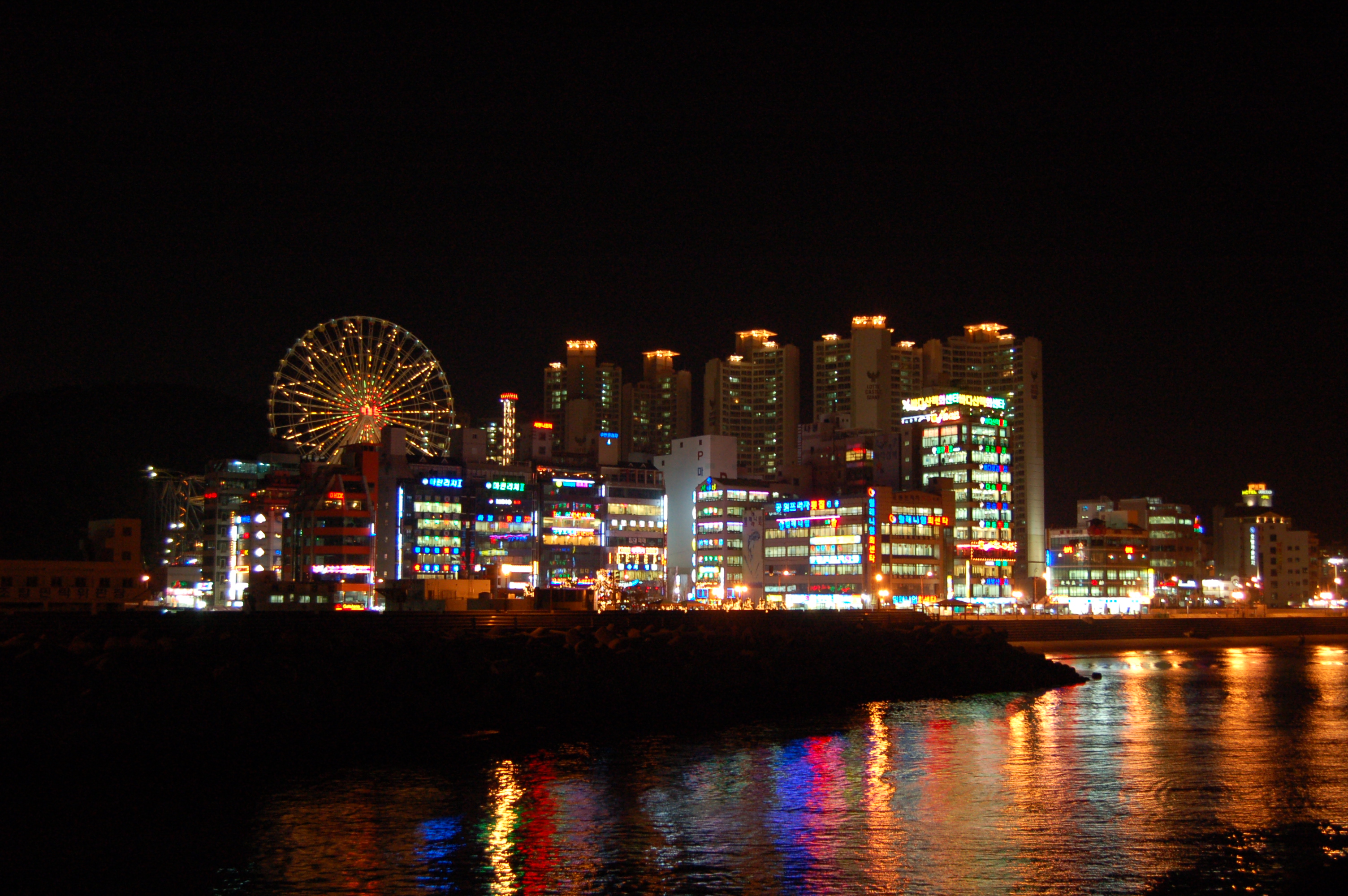  Korea  Busan  at night  01 jpg  