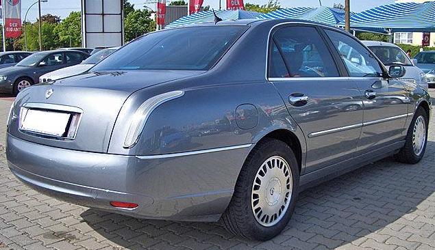 File:Lancia Thesis rear.jpg