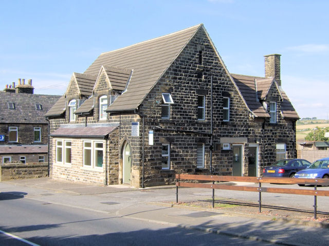 File:Penistone Launderette-Laundry - geograph.org.uk - 513139.jpg