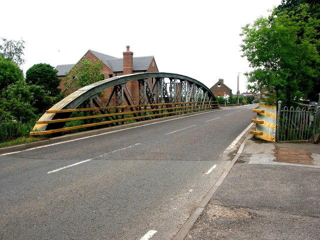 File:Road Bridge, Surfleet - geograph.org.uk - 441107.jpg
