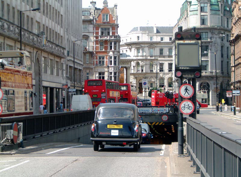 File:Strand-underpass-london-800.jpg