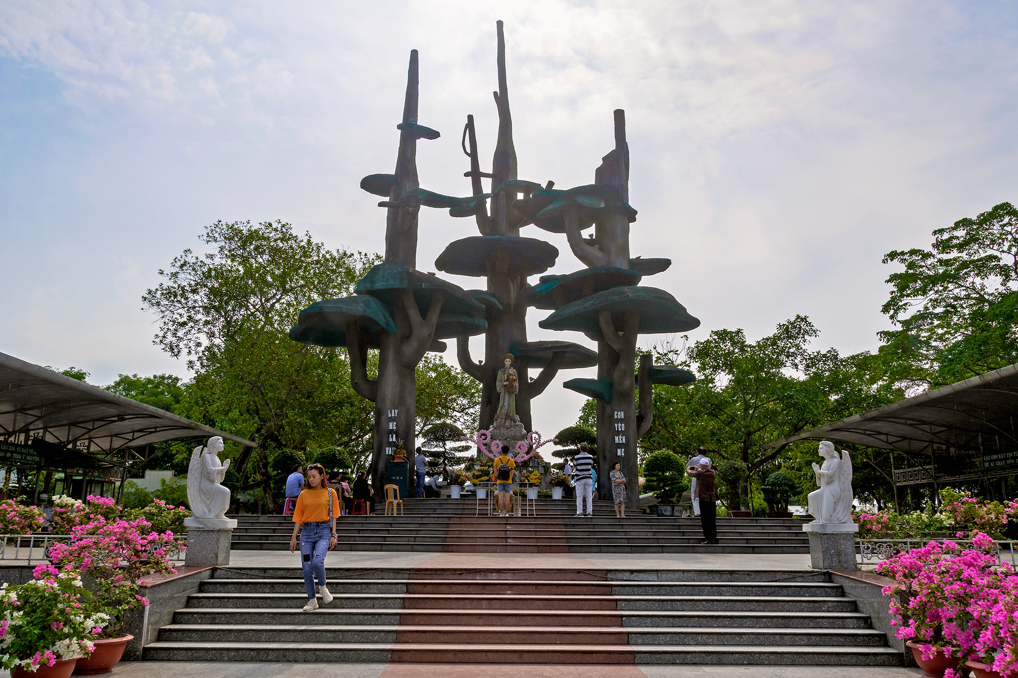 Tập tin:Tượng đài đức Mẹ La Vang (toàn cảnh).png – Wikipedia tiếng Việt