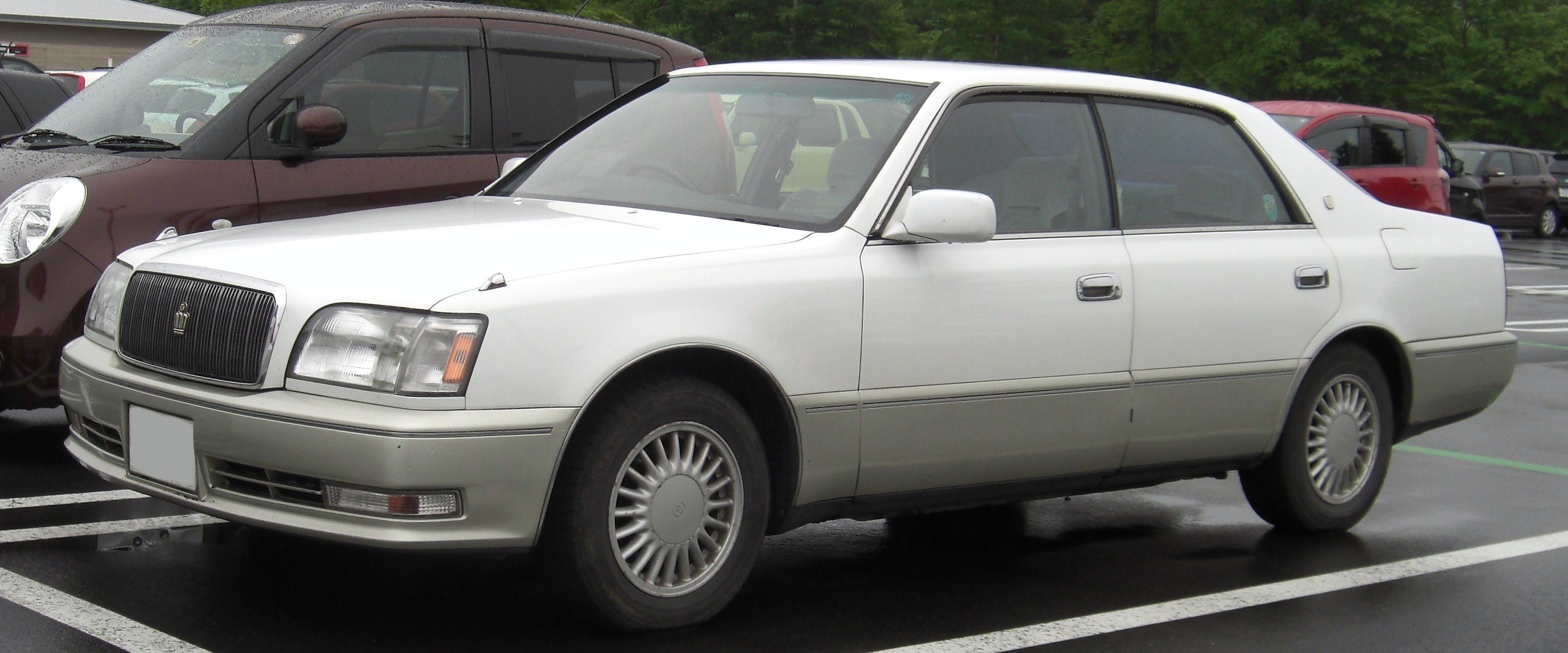 toyota crown 
