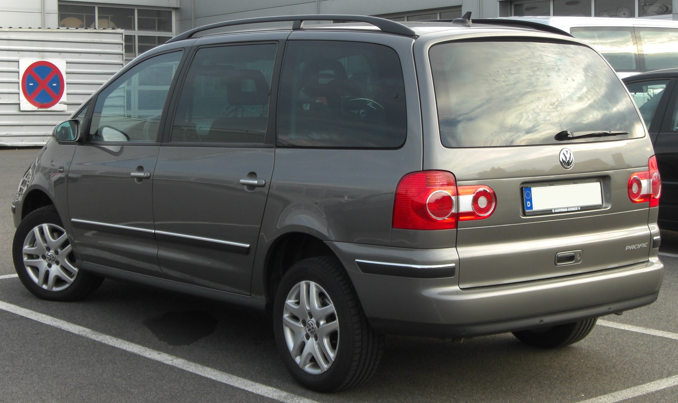 File:VW Sharan Pacific (2004) front.JPG - Simple English Wikipedia, the  free encyclopedia