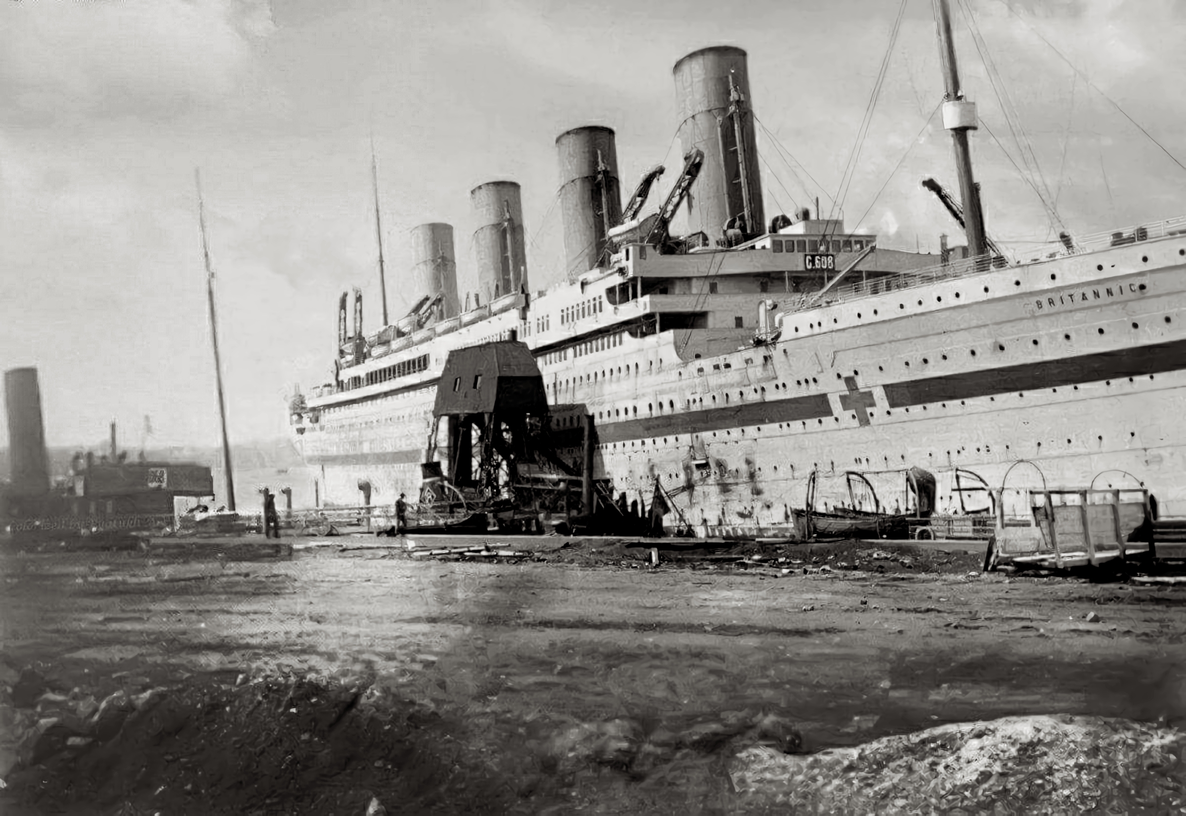Картинки британика. Британик корабль Британик. Олимпик Титаник Британик. Британик корабль 1916. Корабли Титаник Британик и Олимпик.