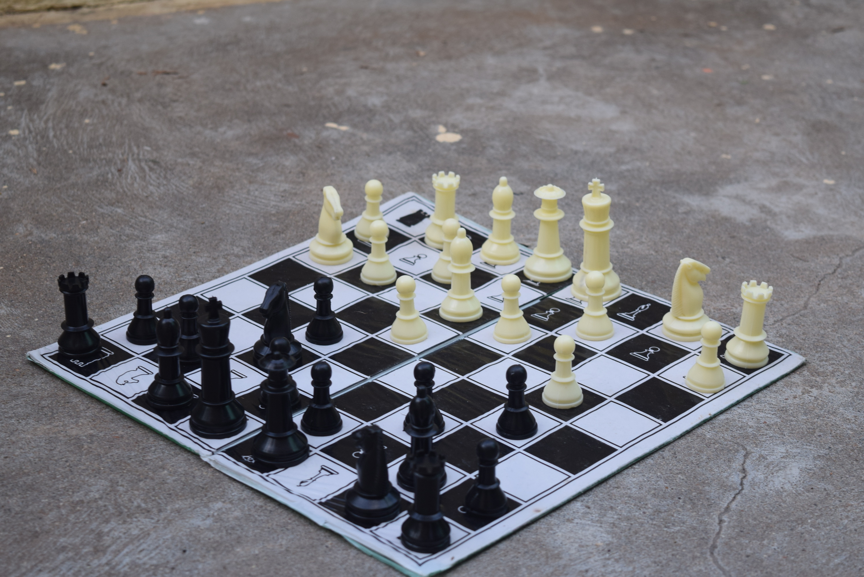 File:Opening chess position from black side.jpg - Wikimedia Commons