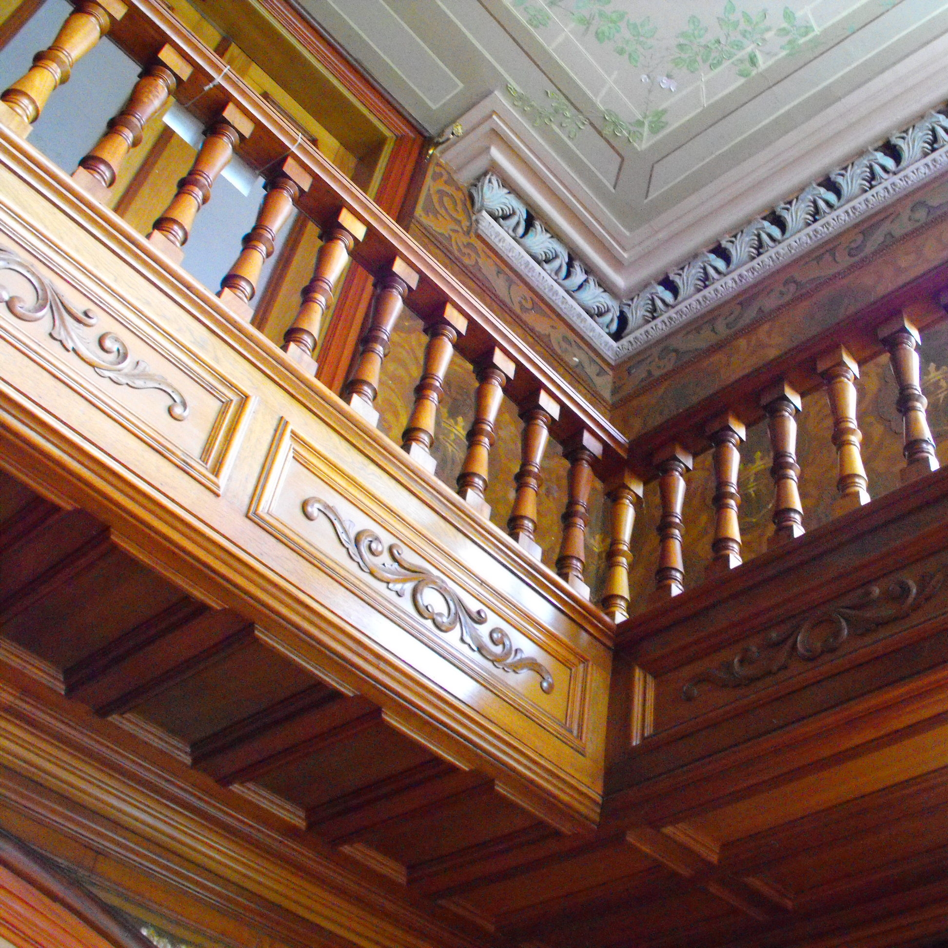 File:ChurchillHouse Interior Woodwork.jpg - Wikimedia Commons