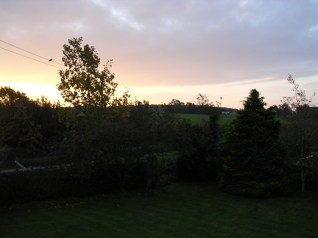 File:Dawn breaks at Cropthorne - geograph.org.uk - 640450.jpg