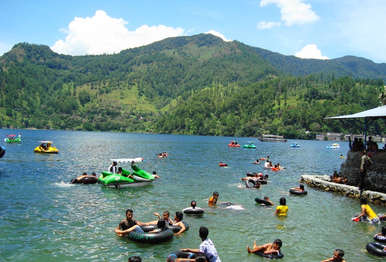 File:Lake Toba, North Sumatra (37).JPG