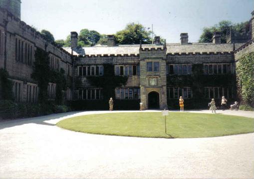 File:LanhydrockHouseChiLannhydrek.jpg