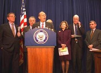 File:Members of the Senate Budget Committee announce an agreement on mass transit funding legislation.jpg