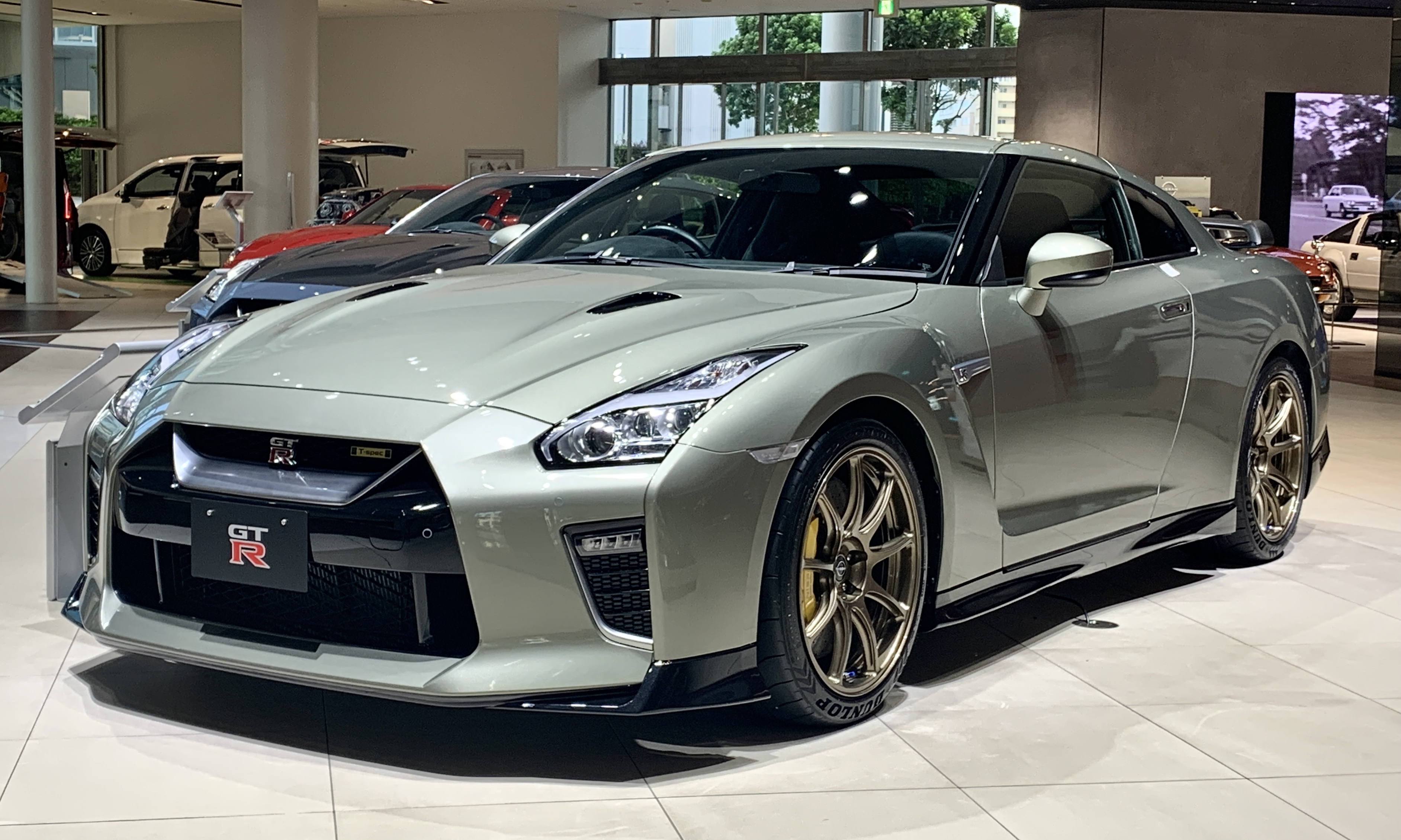 File:Nissan GT-R T-spec (R35), 2021, left-front.jpg - Wikimedia