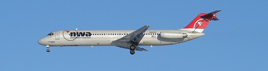 Northwest Airlines DC-9 (385591249).jpg