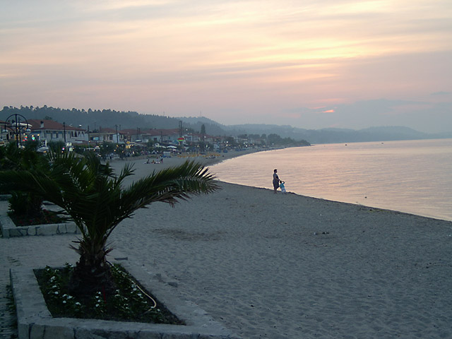 File:Polychrono, Kassandra, Chalkidiki, Greece - Sunset on a beach.jpg