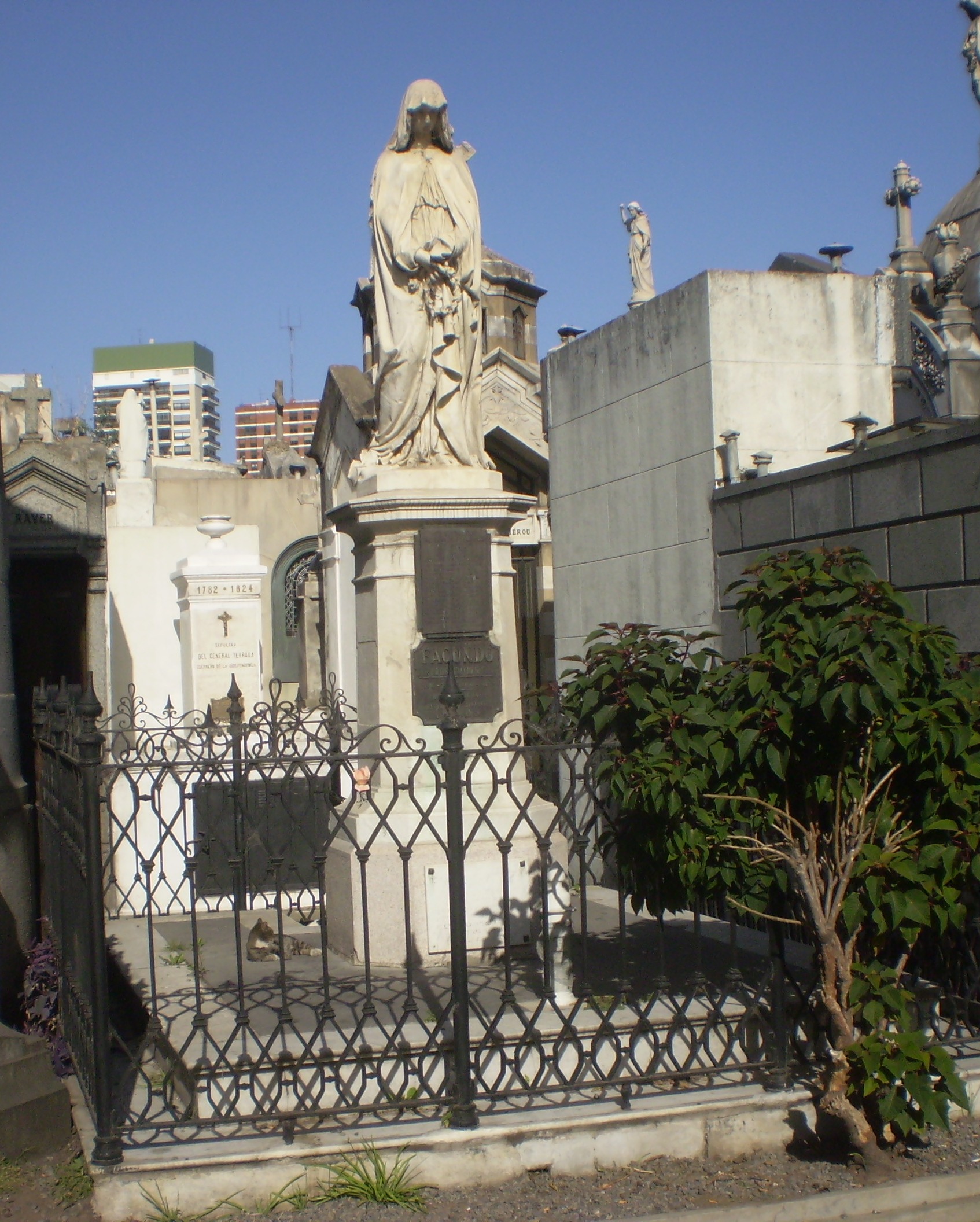 Tumba de '''Facundo Quiroga''' en el [[Cementerio de la Recoleta