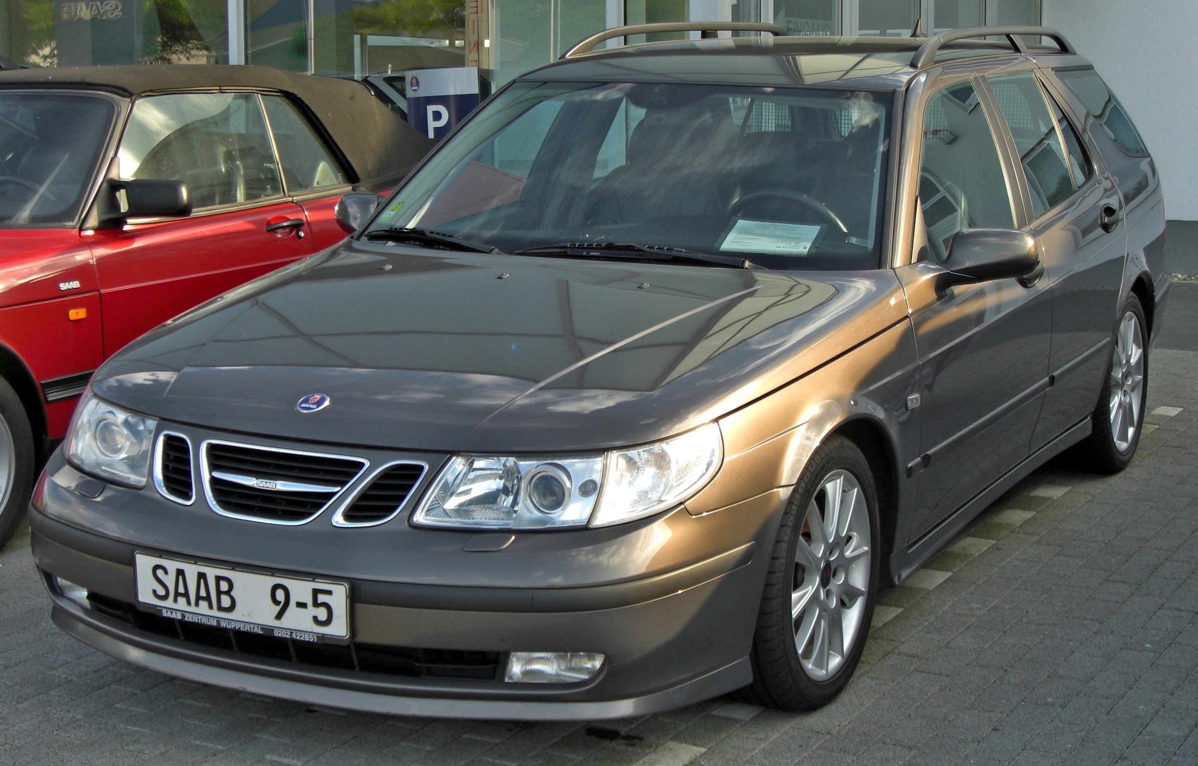 File:Saab 9-5 SportCombi 2002-2005 front.JPG - Wikimedia Commons