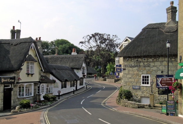 File:Shanklin Old Village - geograph.org.uk - 13237.jpg