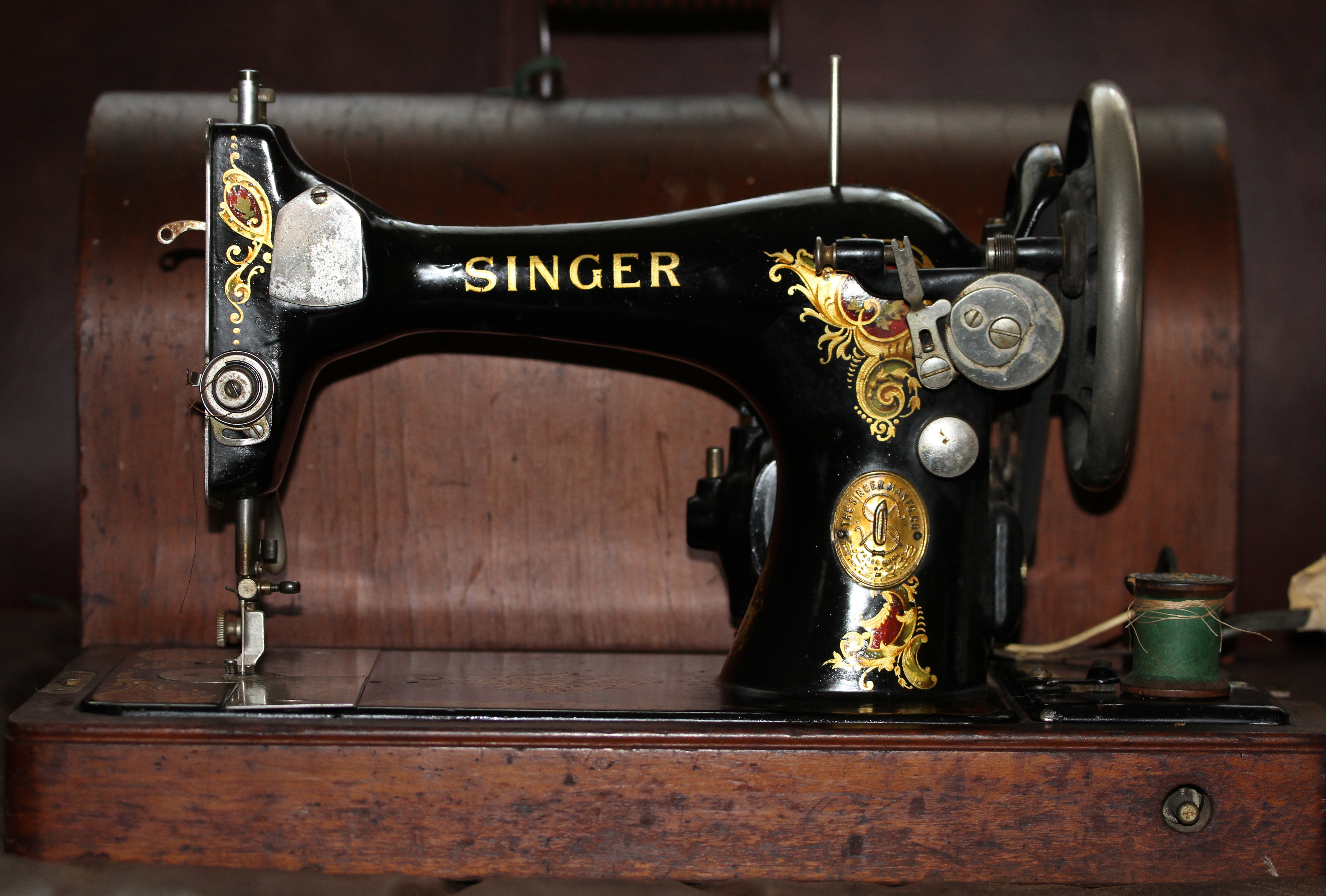 Singer model. Зингер. Машинка Зингер модели 90х. Singer model 128. Зингер 1888 с перламутром.