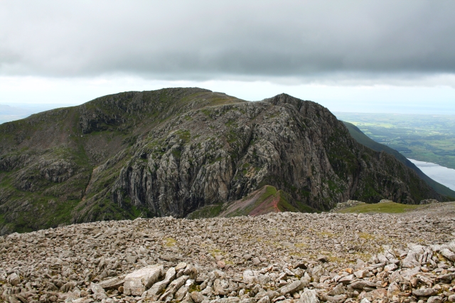 File:Symonds Knott, Broad Stand and Sca Fell - geograph.org.uk - 893080.jpg