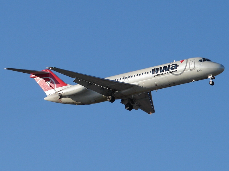 The DC-9 Series 30 (2371061261).jpg