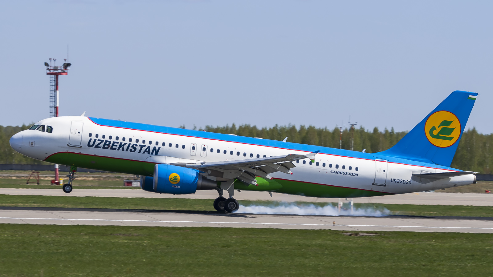 Авиакомпания ташкент. A320 Uzbekistan Airways. Airbus a320neo узбекские авиалинии. Аэробус а320 Узбекистон хаво йуллари. Uzbekistan Airways Боинг 757.