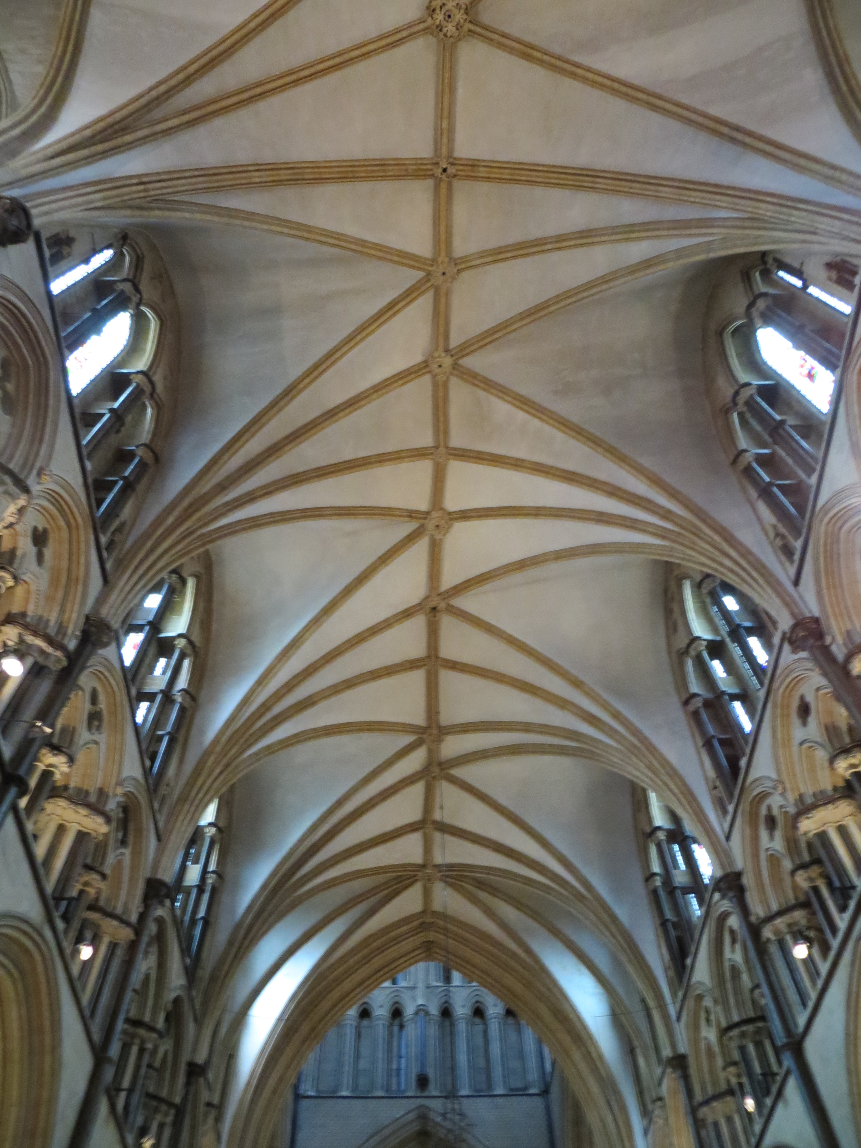 Datei Crazy Vaults At Lincoln Cathedral Quire Jpg Wikipedia