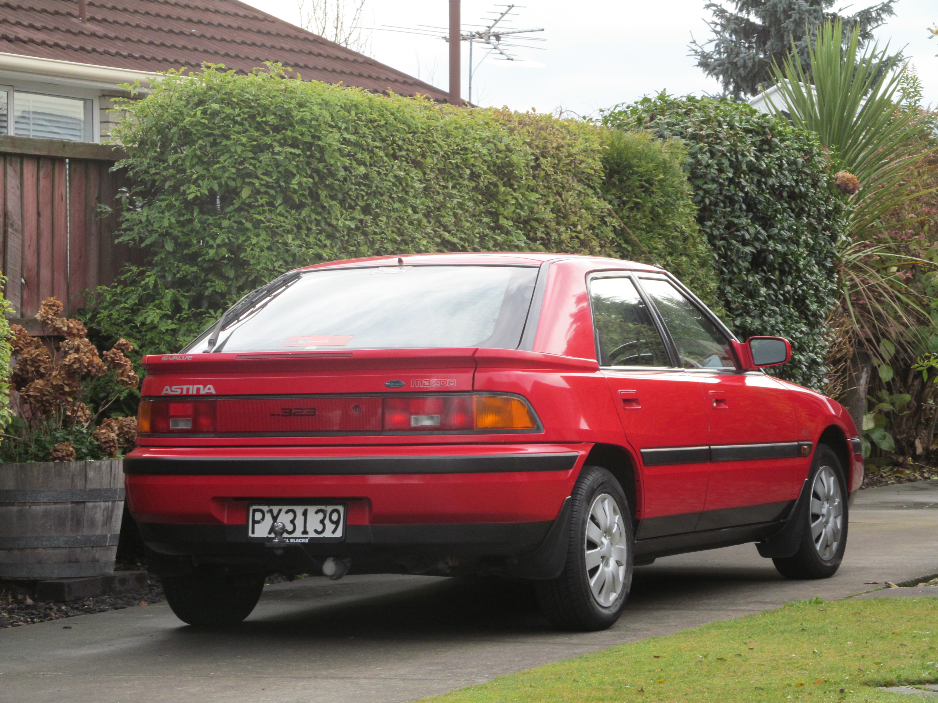 Мазда 1991. Mazda 323 Astina. Mazda 323 bg Astina. Мазда Астина 323 1990. Мазда Астина 1991.