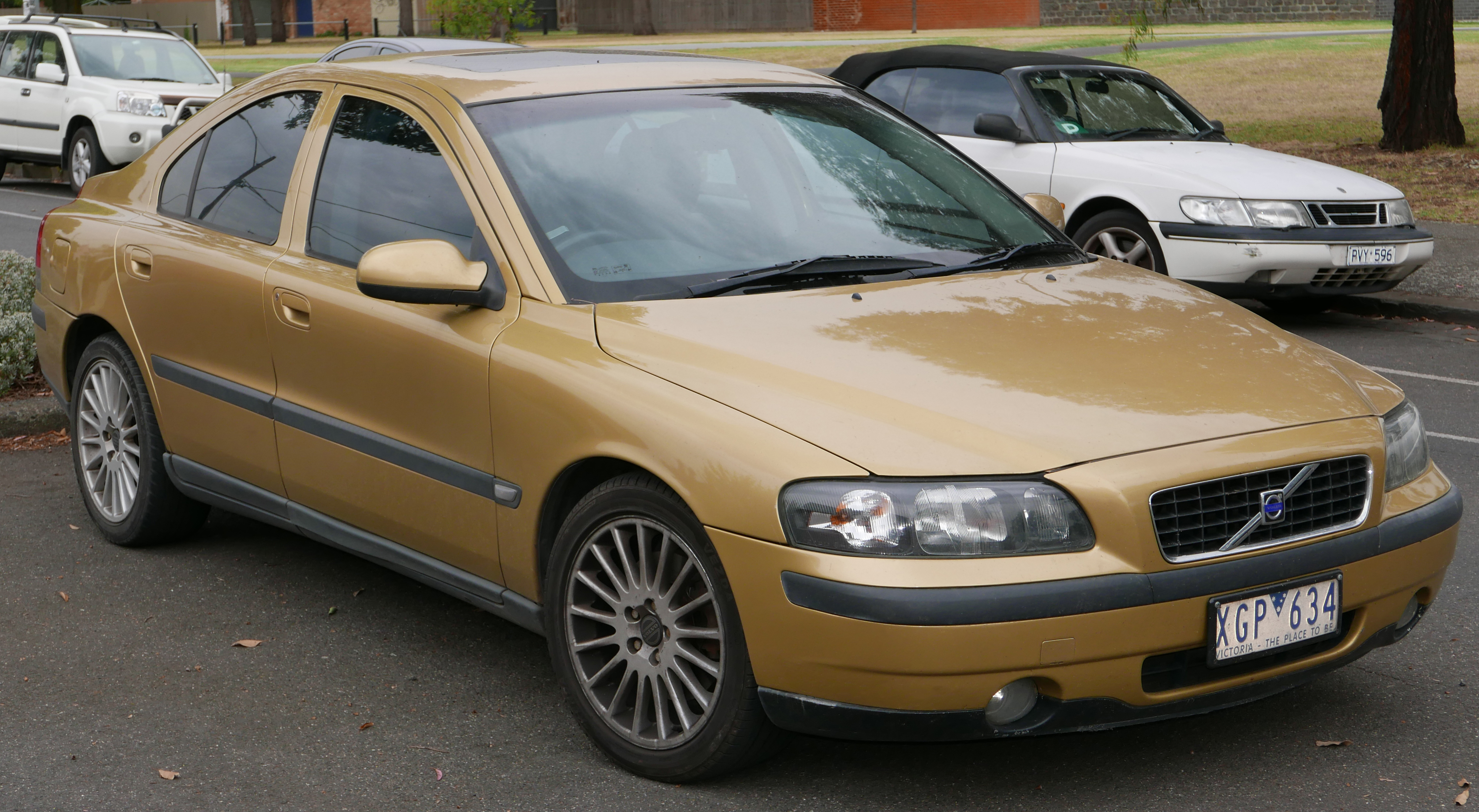 Volvo s60 2002 Золотая