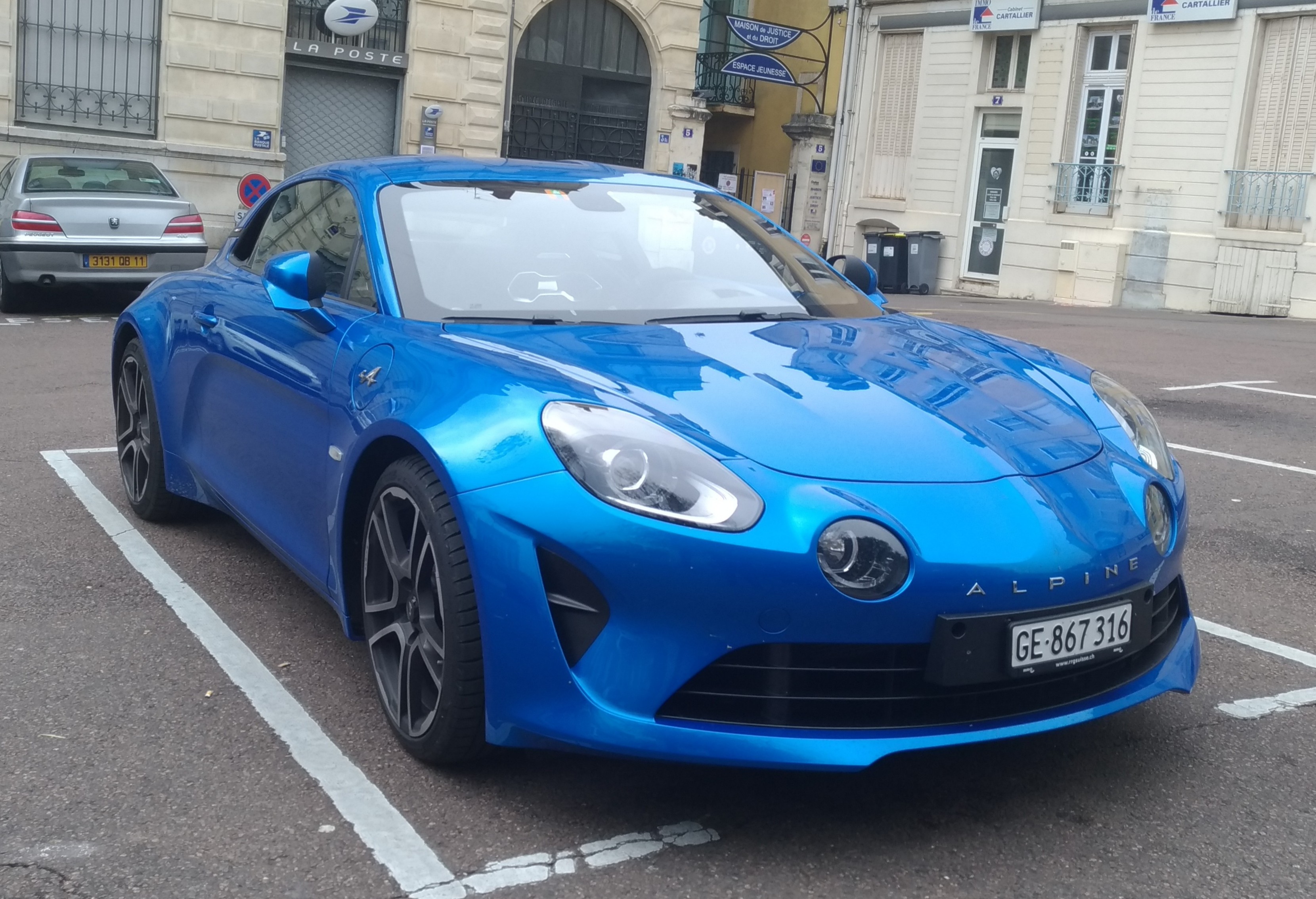 https://upload.wikimedia.org/wikipedia/commons/2/28/Alpine_A110_%2844996216524%29.jpg