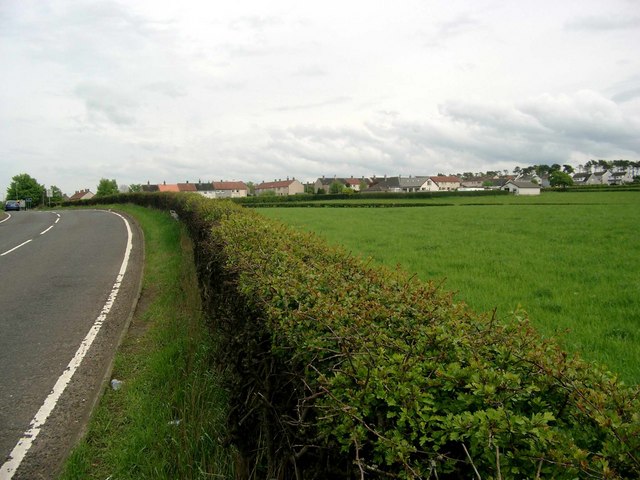 File:Approaching Stonehouse - geograph.org.uk - 172697.jpg