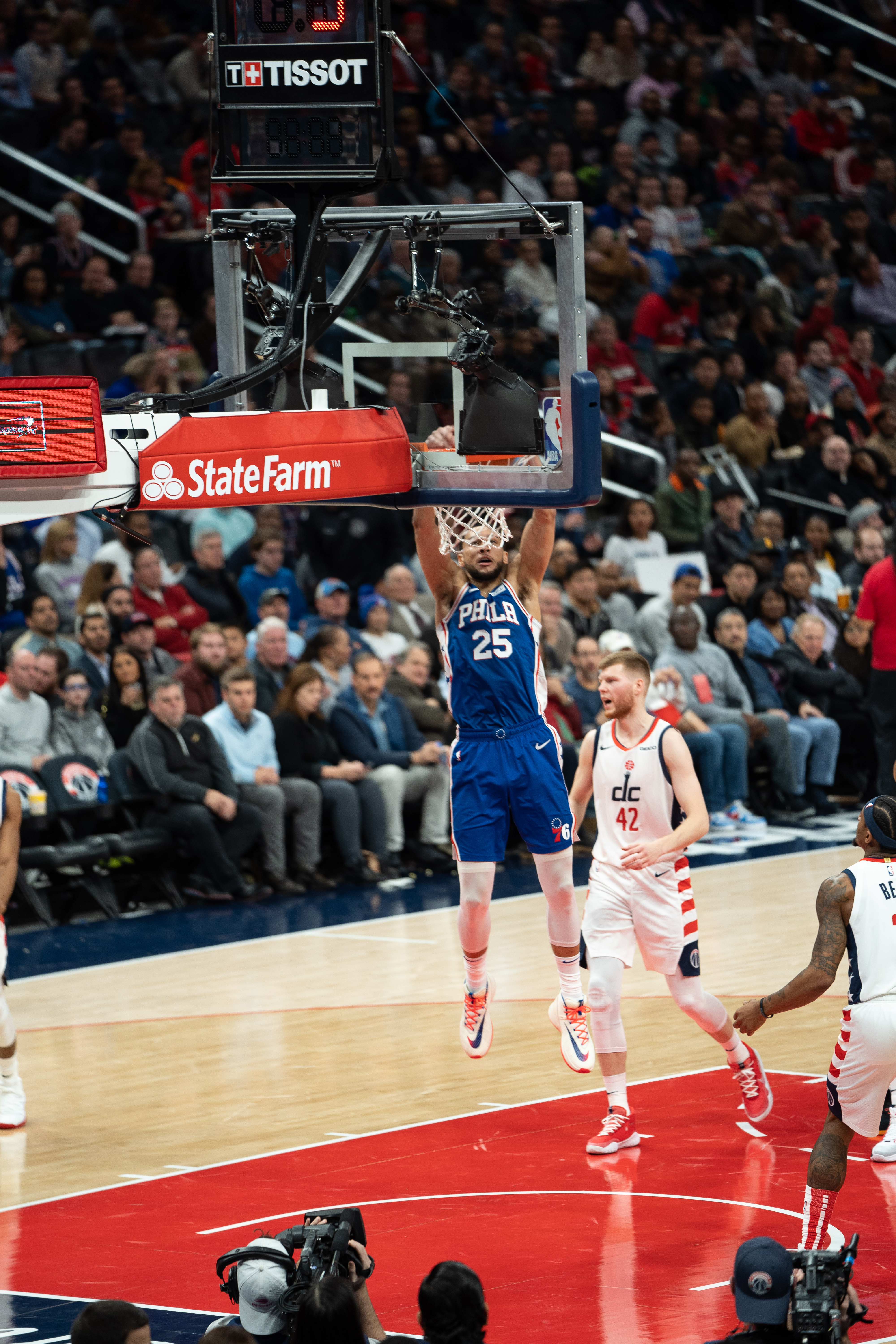 File:Ben Simmons dunk - 49176255783.jpg - Wikimedia Commons