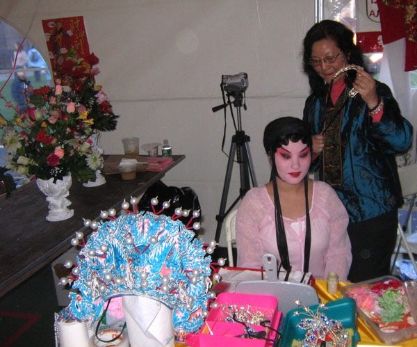 File:Chinese make up (121512751).jpg