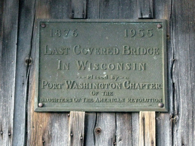 File:Covered Bridge, Cedarburg, Wisconsin - plaque.jpg