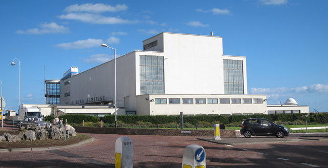 File:De La Warr Pavilion - geograph.org.uk - 3158523.jpg