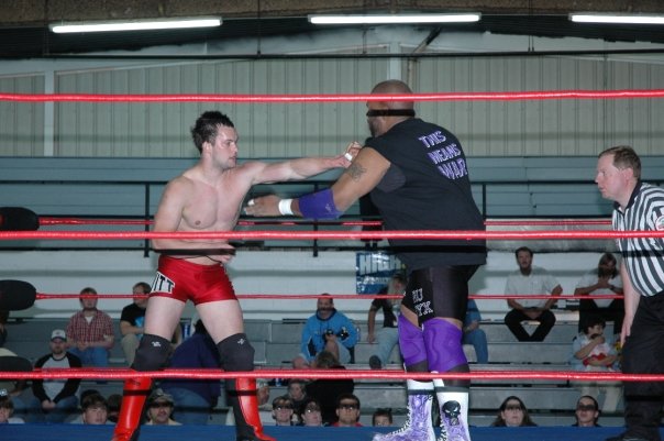 File:Dru Onyx vs Prince Devitt.jpg