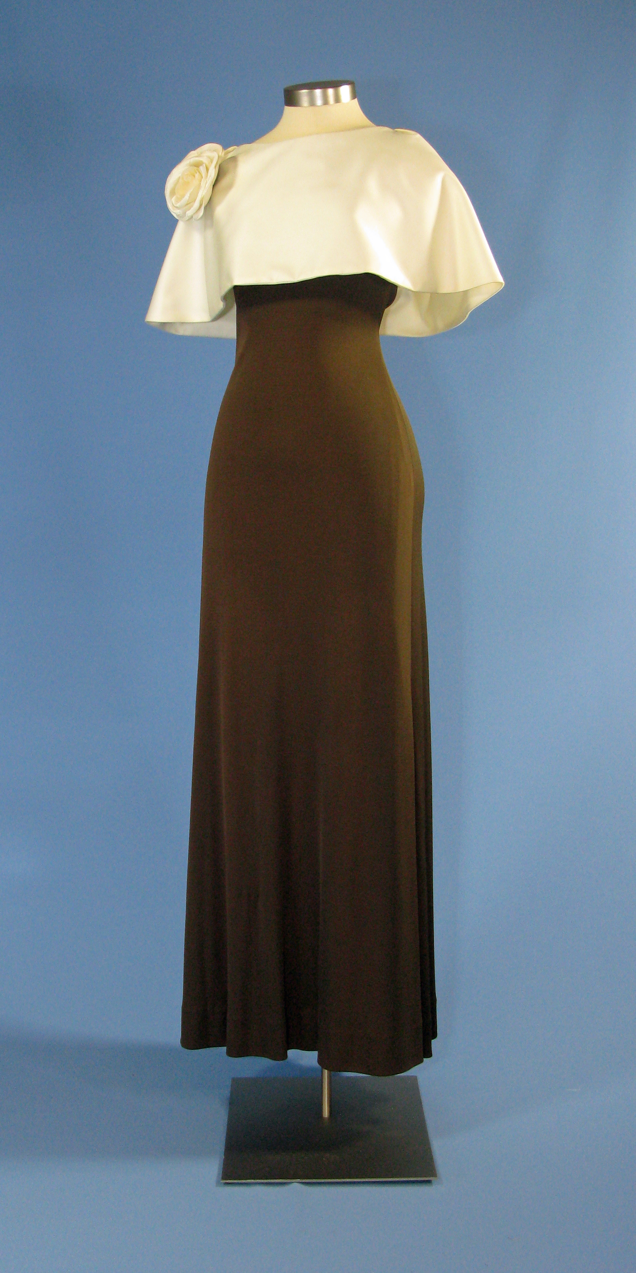File:First Lady Betty Ford's brown gown with ivory cape.jpg