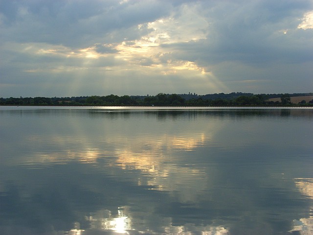 File:Former gravel pits, Sonning - geograph.org.uk - 503387.jpg