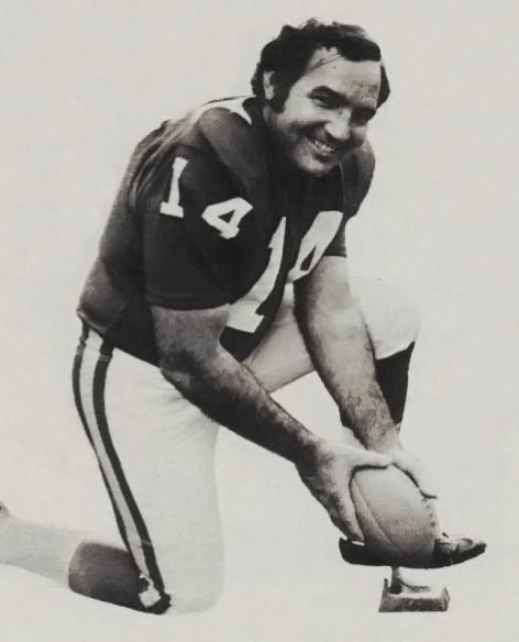 Uživatel VikeFans na Twitteru: „Packers at Vikings Flashback - Fred Cox in  pregame 1977 when GB visited Minnesota. Freddy, a former college RB,  basically had his helmet glued to his head! yes