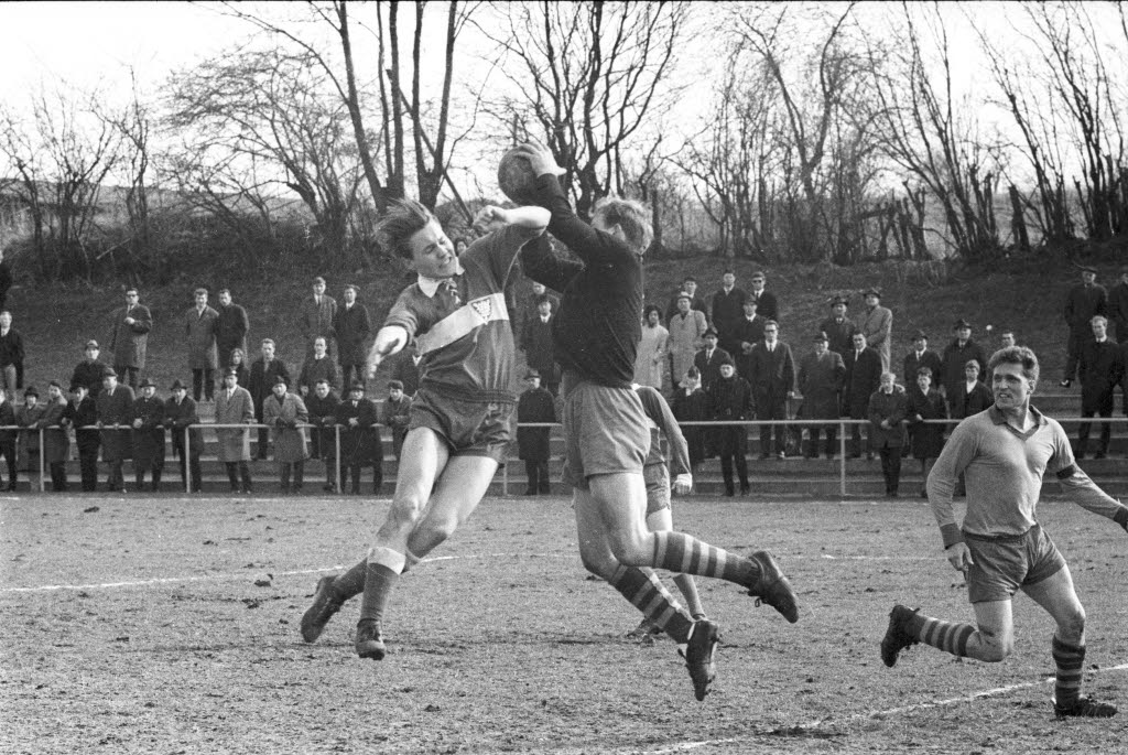 File:Fußballspiel SC Comet Kiel gegen SV Friedrichsort in der 1. Amateurlig...