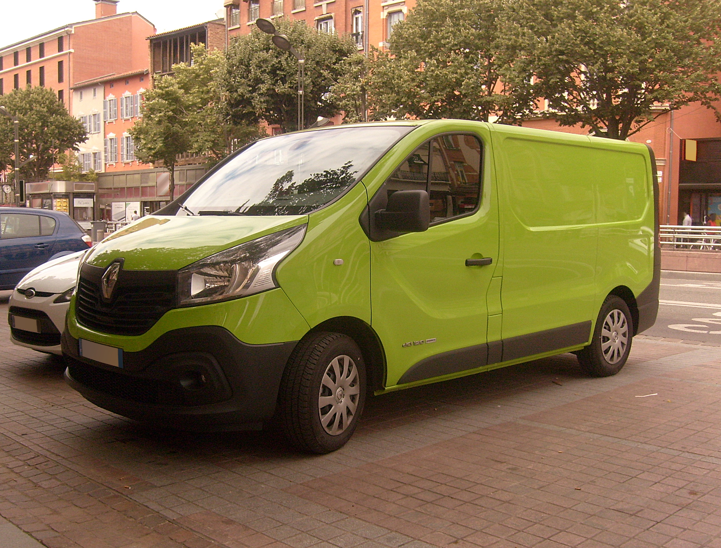 File:Renault Trafic 001.JPG - Wikimedia Commons