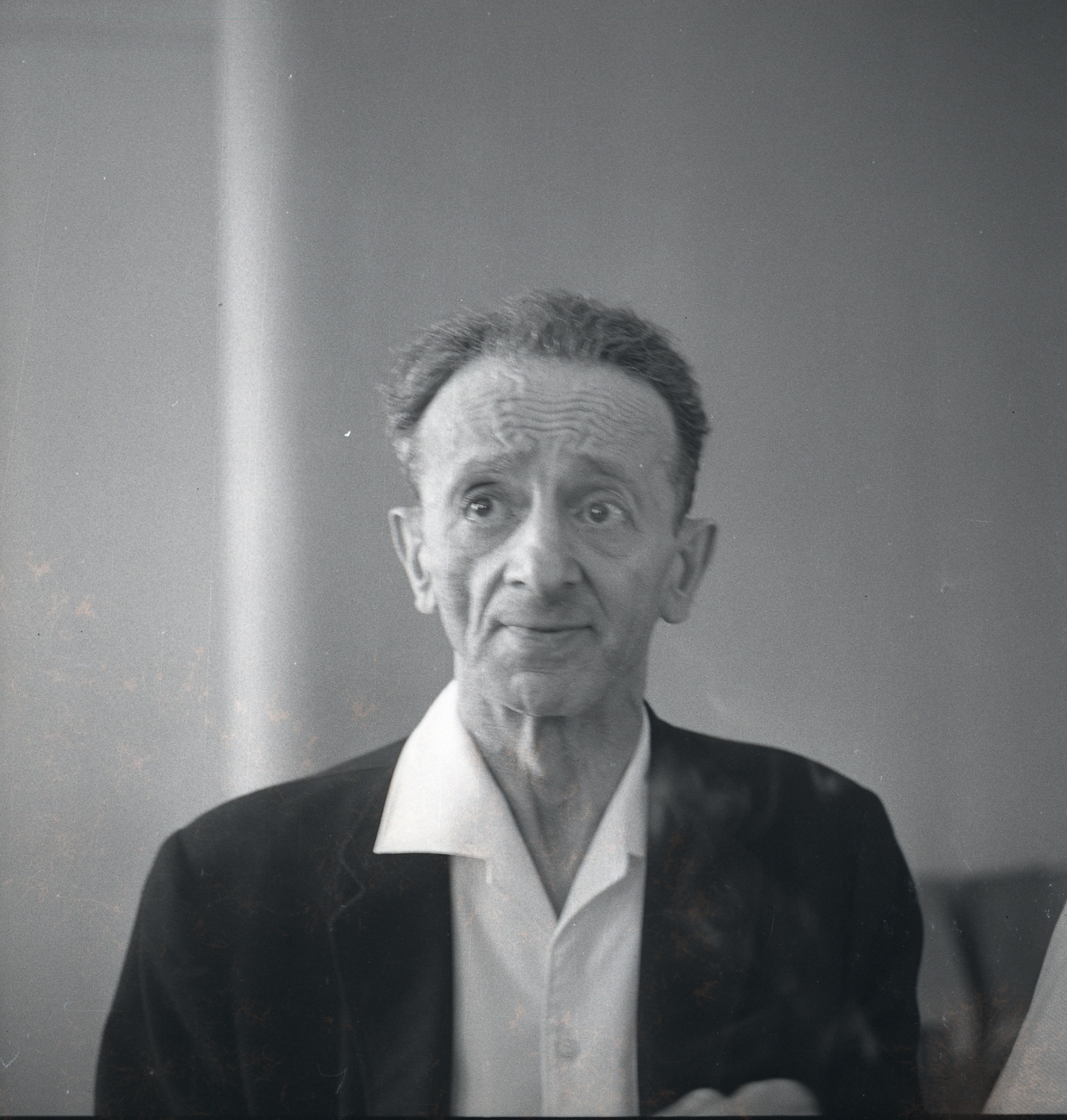 Itzik Manger, 1965, taken by [[Boris Carmi]] in Israel