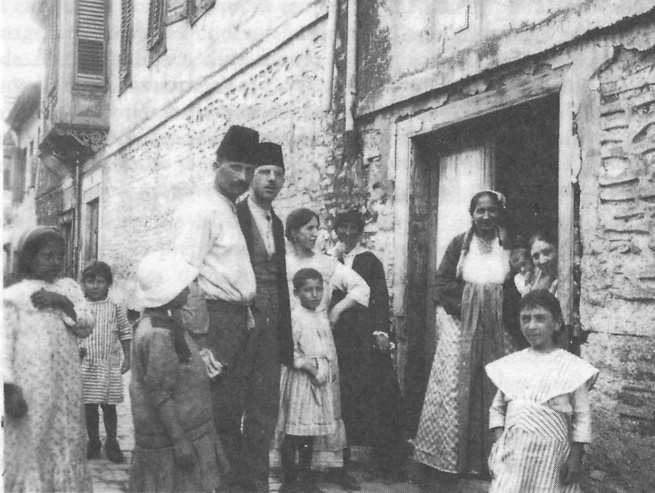 Файл:Jews of Salonika-1917.jpg