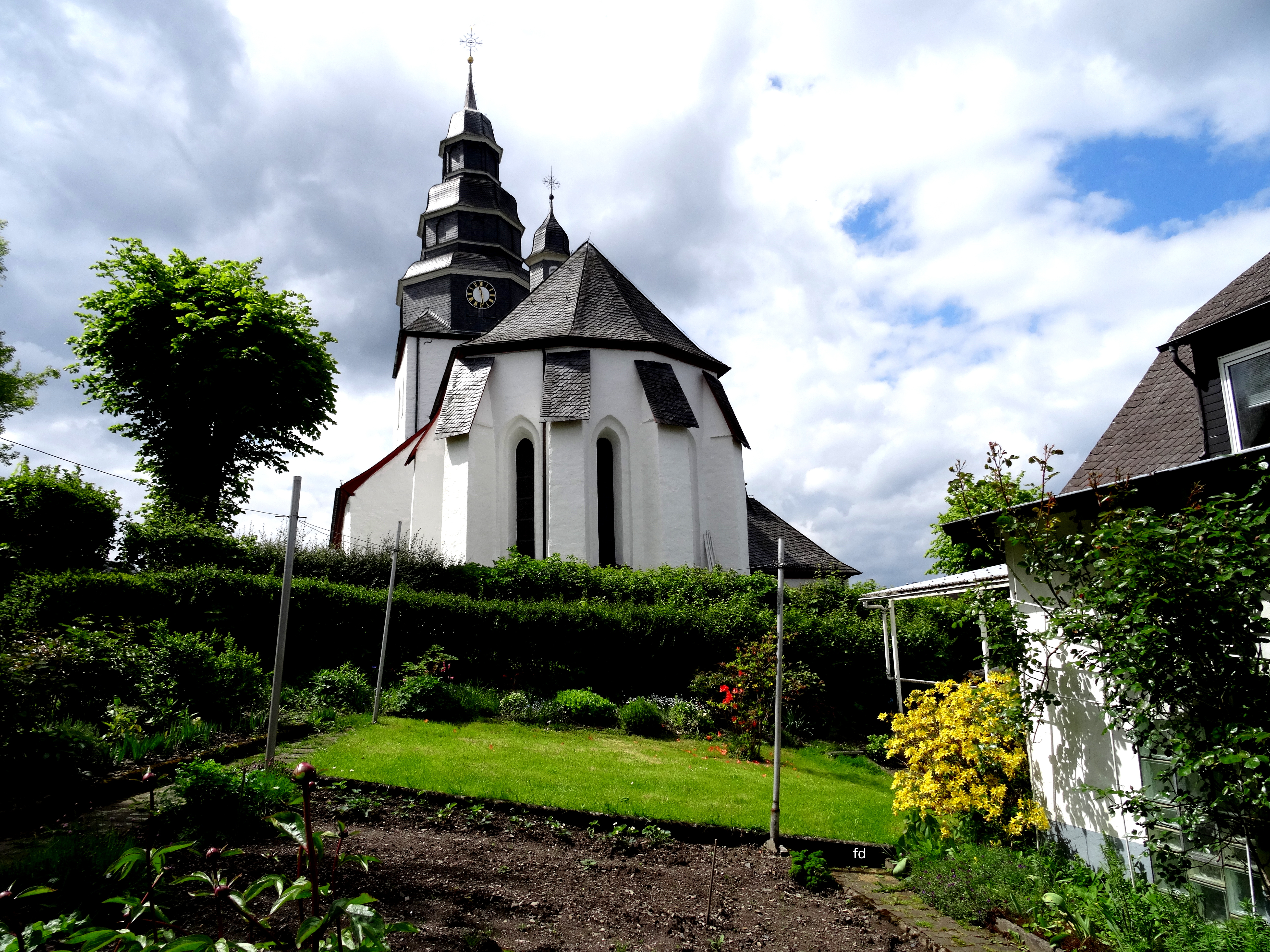 Kirche Eversberg.JPG - Friedhelm Dröge.