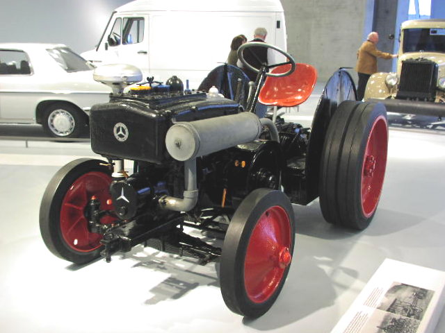 File:MB Diesel Tractor Type-OE 1928.jpg