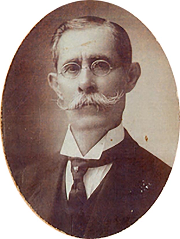 Manuel Martínez Gracida (retrato en posesión de la familia, tomado ca. 1912)