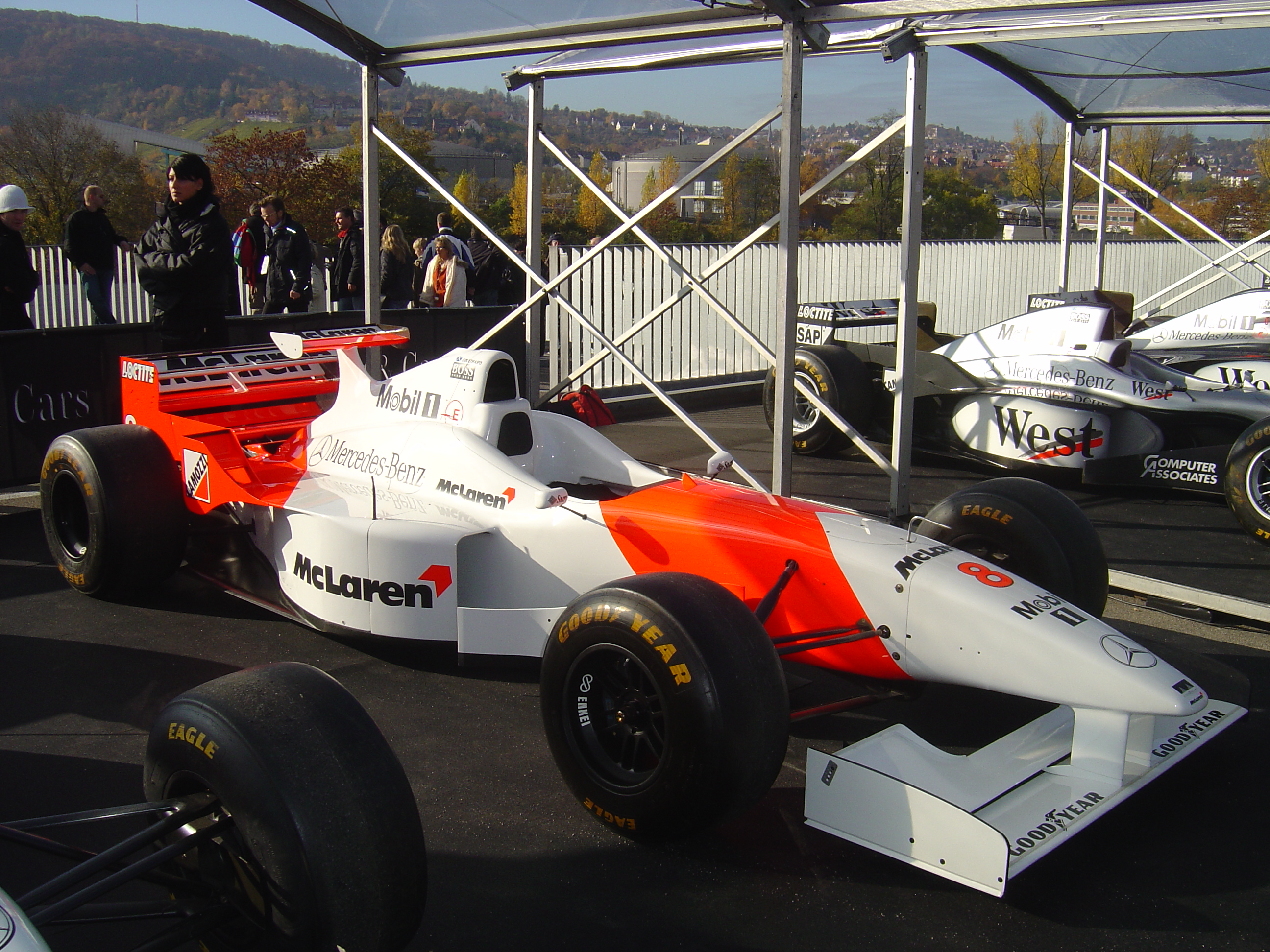 McLaren MP4/11 - Wikipedia