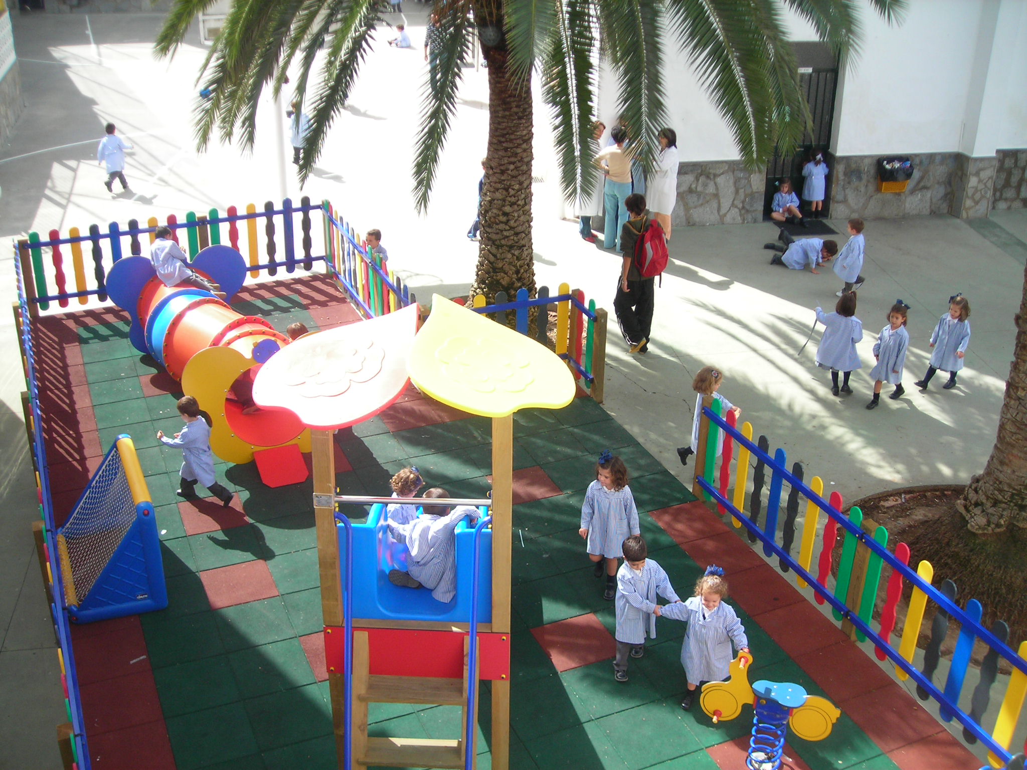 Archivo:Parque infantil para niños.jpg - Wikipedia, la enciclopedia libre