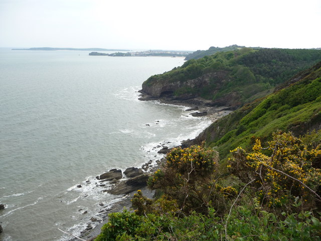 File:Part of the coast between Monkstone and Tenby - geograph.org.uk - 2397998.jpg