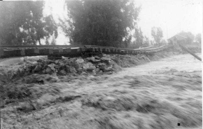 File:PikiWiki Israel 1940 Kibutz Gan-Shmuel b6- 33 שטפון בנחל חדרה 1952.jpg